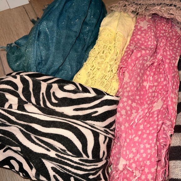 Scarf bundle! - Picture 2 of 6